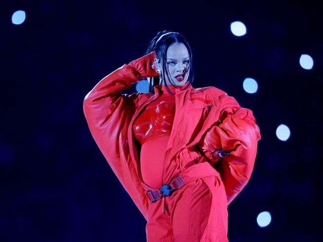 Rihanna confirma que está embarazada