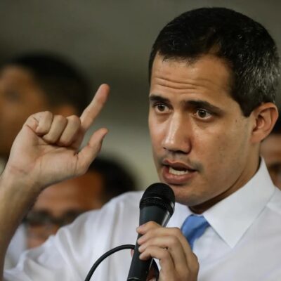 Juan Guaidó llega a Florida luego de ser expulsado de Colombia