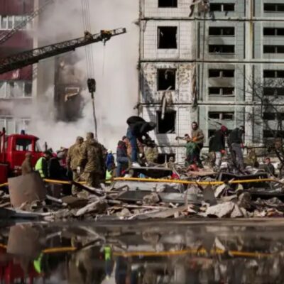 Ataque aéreo en Ucrania deja decenas de muertos