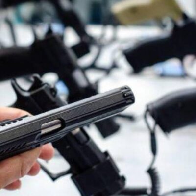 Ecuador legaliza portación de armas para defensa personal