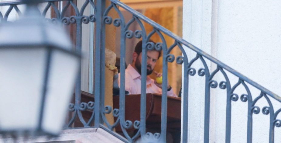 Presidente Boric acusa a fotógrafo de violar su privacidad