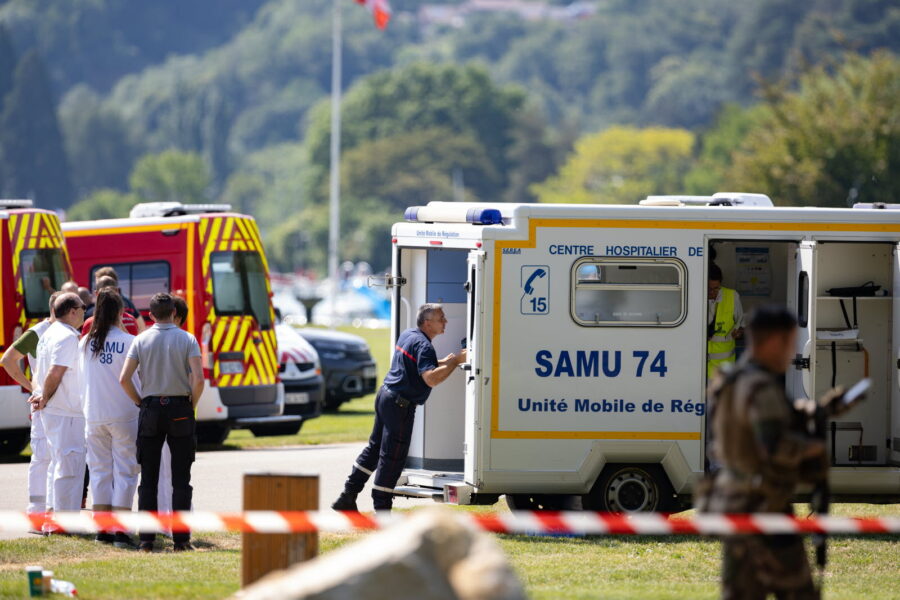 Francia: apuñalan a 4 niños pequeños en un parque