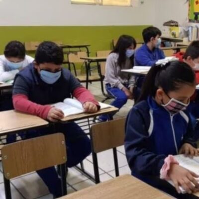 Chile vuelve al uso de cubrebocas en escuelas ante la alza de contagios por virus respiratorios