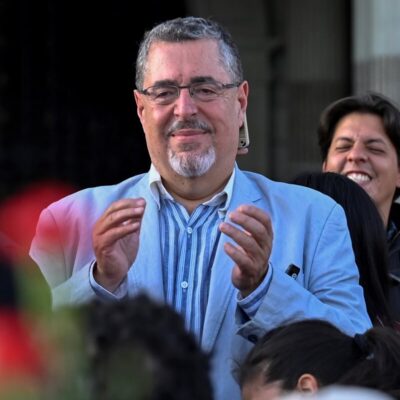 Guatemala: Fiscalía pide la suspensión del partido del presidente electo