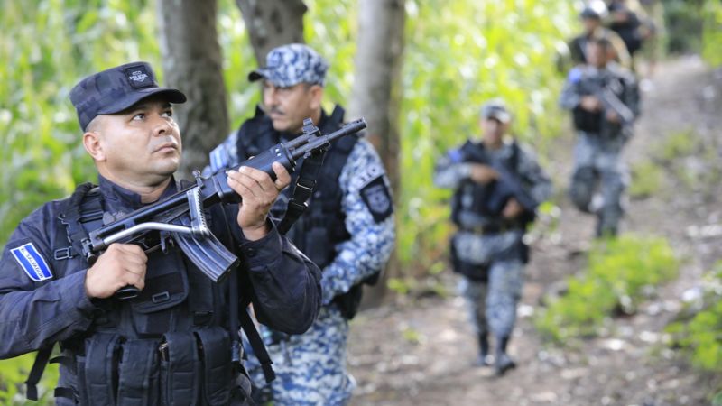 El Salvador: Bukele despliega 7.000 soldados y 1.000 policías