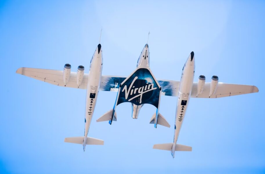 Virgin Galactic realiza primer viaje al espacio tripulado