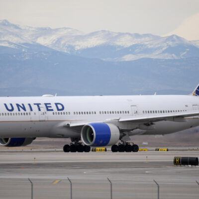United Airlines demora vuelos en Estados Unidos por fallas técnicas