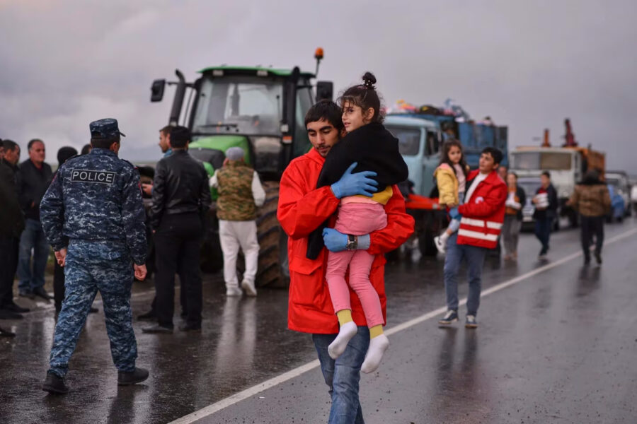 Tensión en Nagorno Karabaj: al menos 6.500 personas han huido a Armenia
