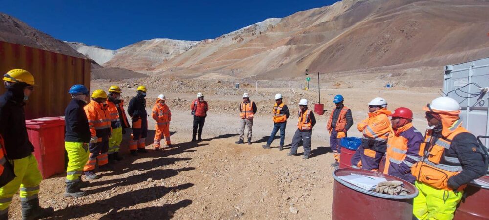 Chile: ¿Qué es verdad y qué no sobre el cierre del proyecto Pascua?