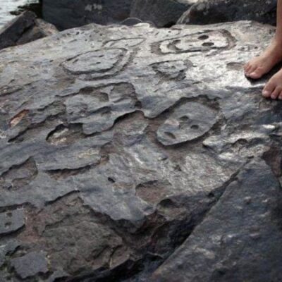 Intrigantes caras talladas en rocas quedaron expuestas por la grave sequía en el Amazonas