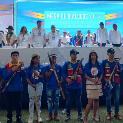 Gobierno de Colombia y una facción disidente de las FARC anuncian cese al fuego