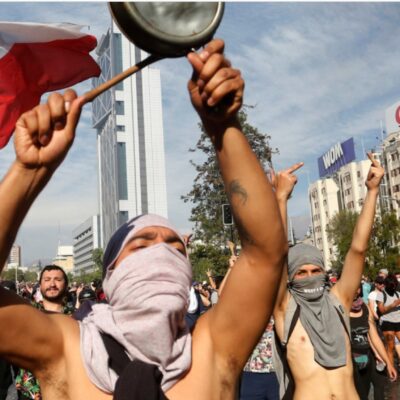 Varios detenidos y heridos en Chile por aniversario de estallido social en Chile