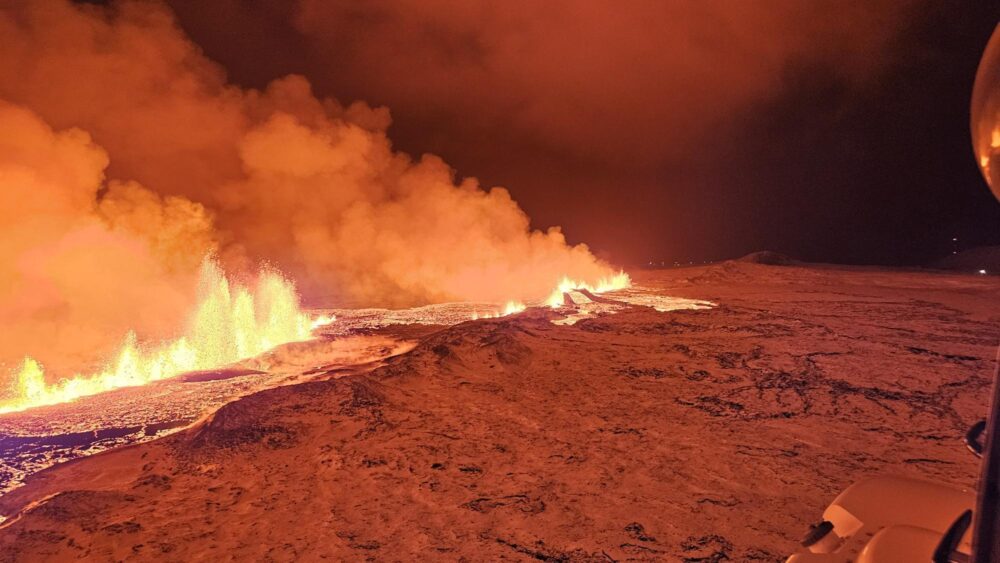 Se registra erupción volcánica y actividad sísmica en Islandia