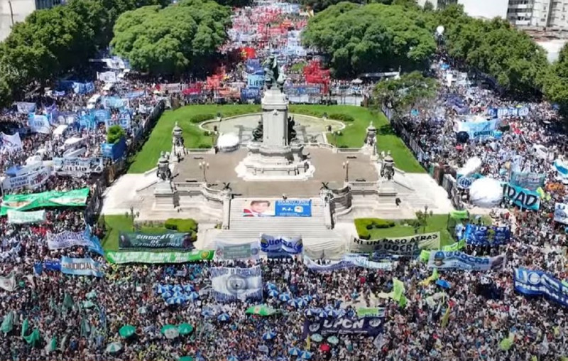 Paro nacional en Argentina: miles se manifiestan en contra de reformas