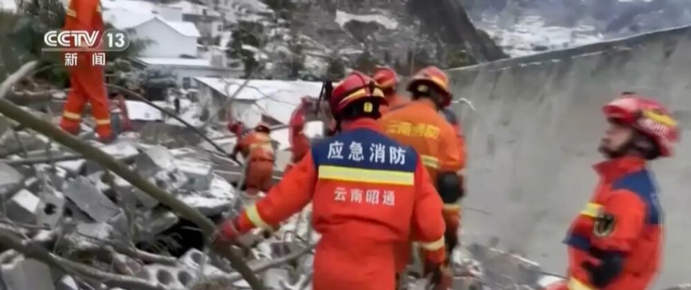 Derrumbe en China deja más de 40 personas sepultadas