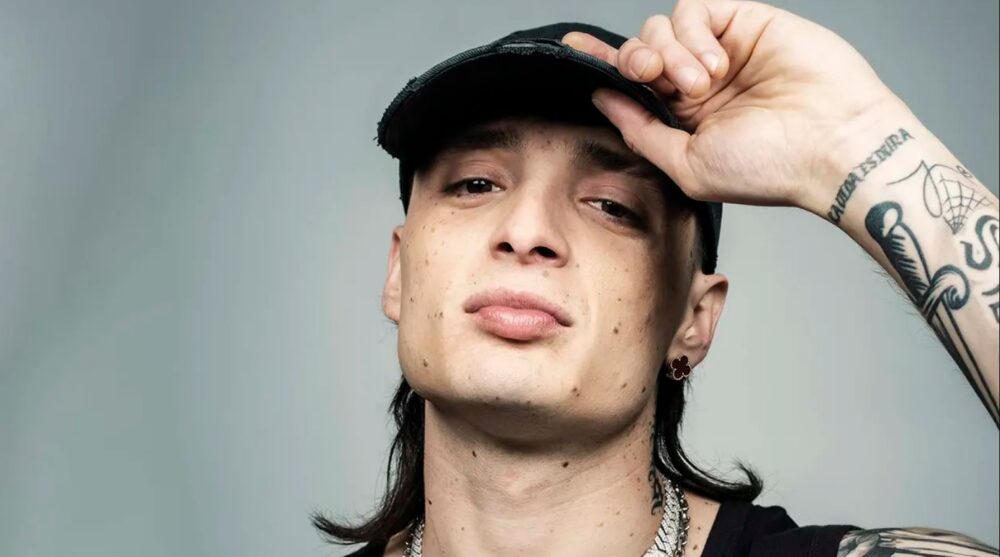 Peso Pluma genera controversia en Chile por actuación en Viña Del Mar