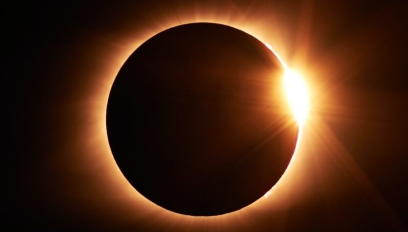 Se observa eclipse solar total en América Del Norte, genera furor
