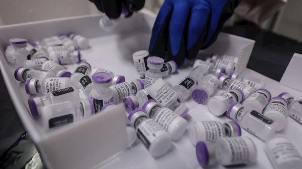 Bruselas pone un alto a la comercialización de la vacuna contra covid de Astra Zeneca