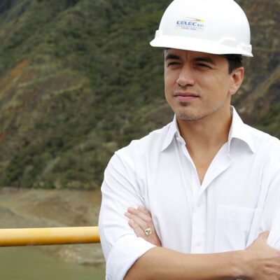 Ecuador enfrenta cortes eléctricos de hasta once horas debido a la sequía