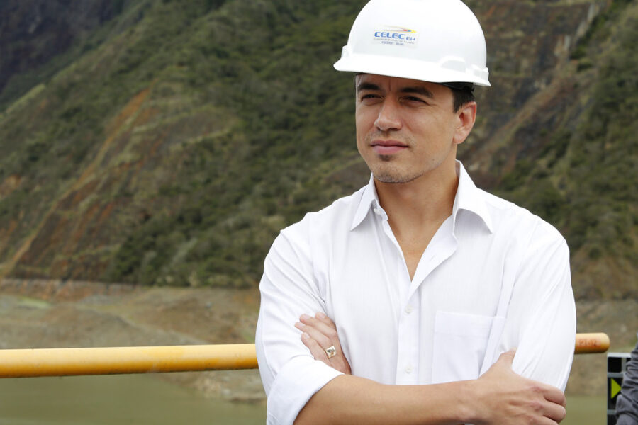 Ecuador enfrenta cortes eléctricos de hasta once horas debido a la sequía