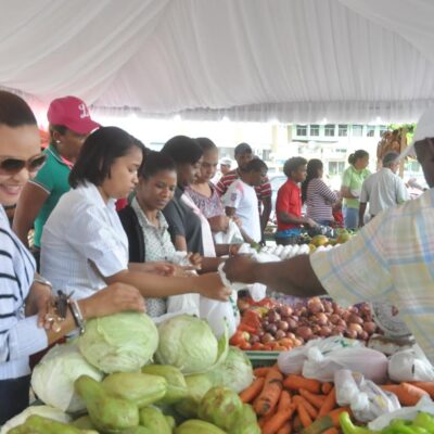 Advierten que una reforma fiscal aumentará los precios y golpeará los bolsillos de los dominicanos