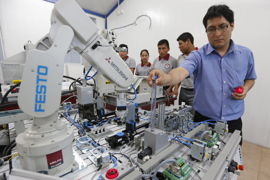 Ranking de las profesiones con mayor demanda en el mercado laboral peruano