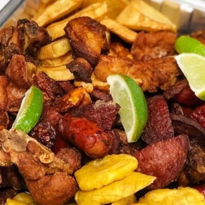 Frituras y platos típicos: todo lo que tenga carne de res, de cerdo o salami subirá de precio por la reforma fiscal