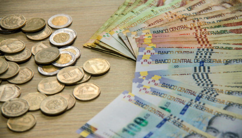 Propuesta de incremento salarial retrocede: Gobierno ajusta aumento del sueldo mínimo a solo S/ 105 desde los S/ 120 previstos.