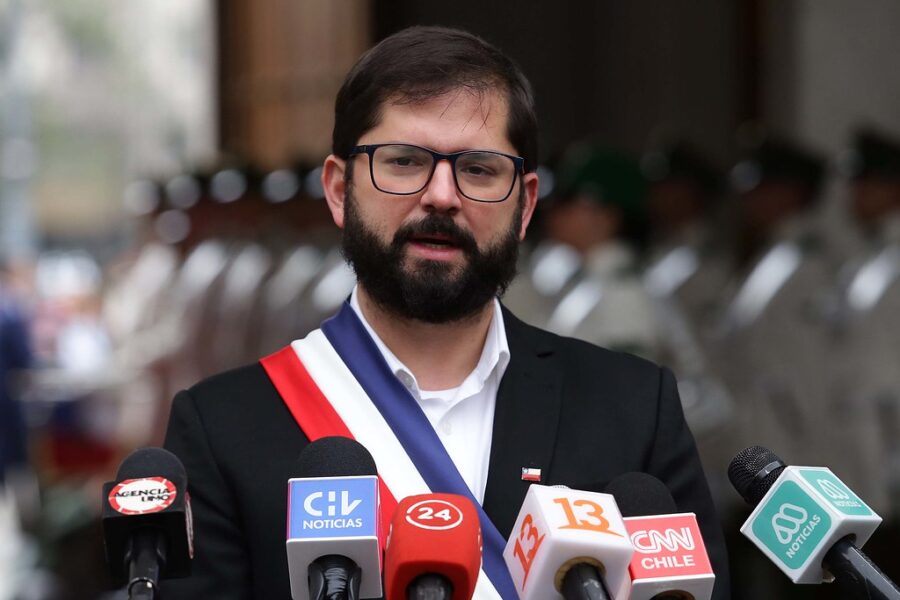 Duras críticas en Chile al presidente Boric tras filtrarse su declaración sobre el Caso Monsalve