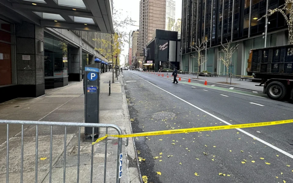 Asesinaron a Brian Thompson, CEO de UnitedHealthcare, en un tiroteo en Manhattan