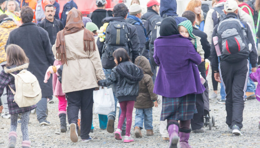 La iniciativa del gobierno chileno para legalizar a más de 180 mil migrantes genera controversia en el país