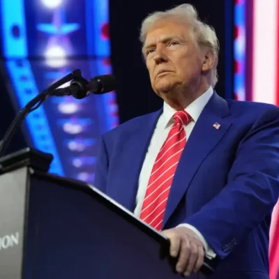 Sheinbaum y Trump acuerdan suspender aranceles tras conversación telefónica