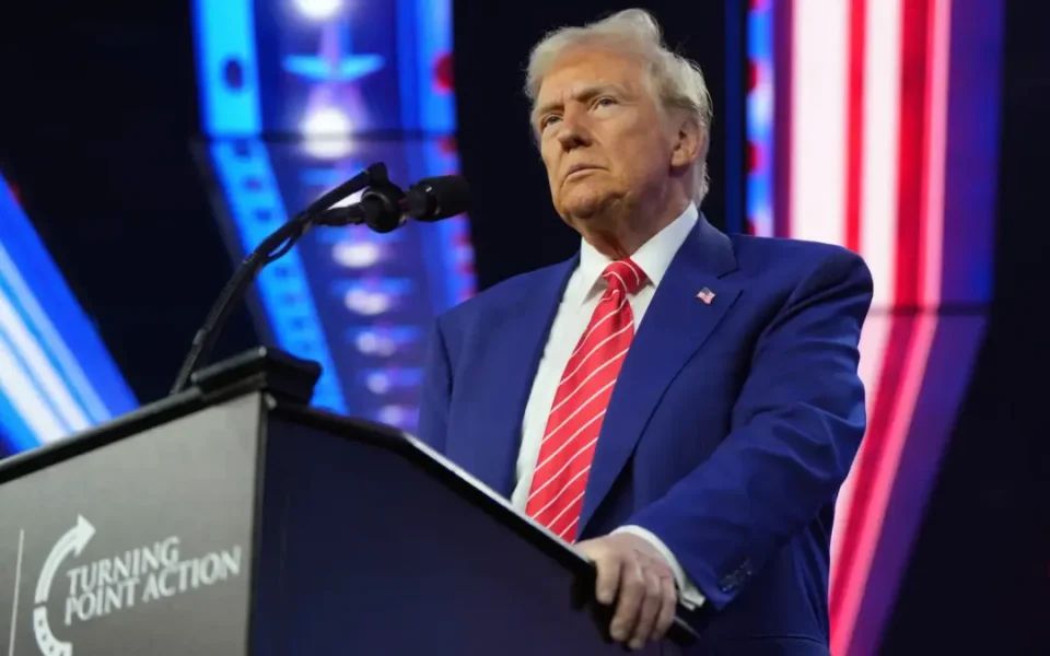 Sheinbaum y Trump acuerdan suspender aranceles tras conversación telefónica