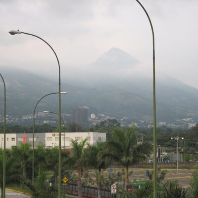 El Salvador: Pronostican lluvias y tormentas desde el mediodía para el país