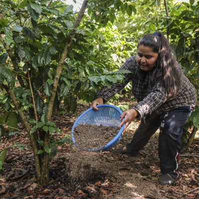 Gobierno salvadoreño oficializa alza salarial que beneficiará a miles de trabajadores desde junio