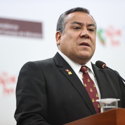 Perú: Gustavo Adrianzén renuncia como primer ministro en medio de la crisis por inseguridad