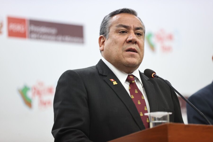 Perú: Gustavo Adrianzén renuncia como primer ministro en medio de la crisis por inseguridad