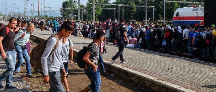 Migrantes salvadoreños viven con incertidumbre ante medidas migratorias más duras en EE.UU.
