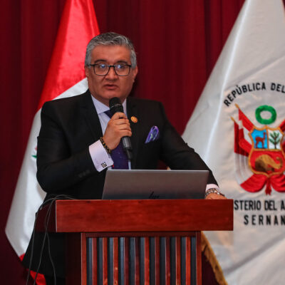 Perú: Gobierno aclara que tratado firmado no afecta soberanía ni pesca nacional