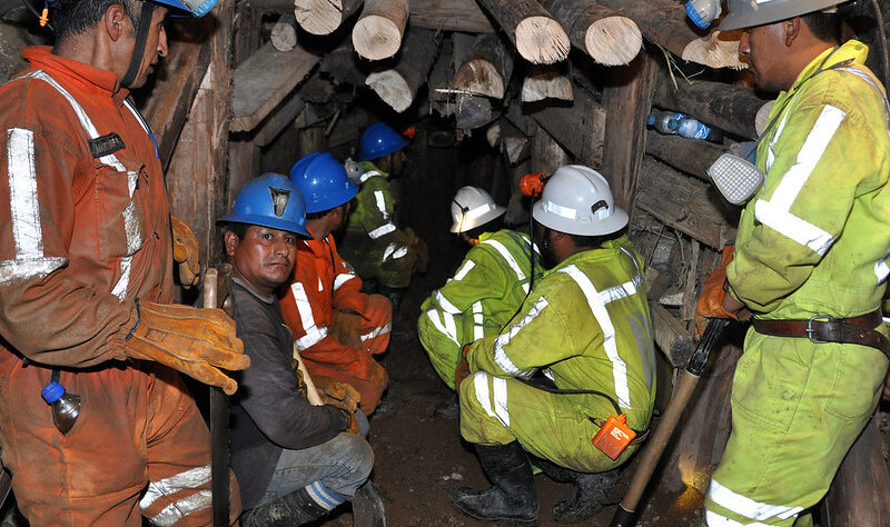 Perú: Masacre de mineros desata protesta y paro indefinido en provincia de La Libertad