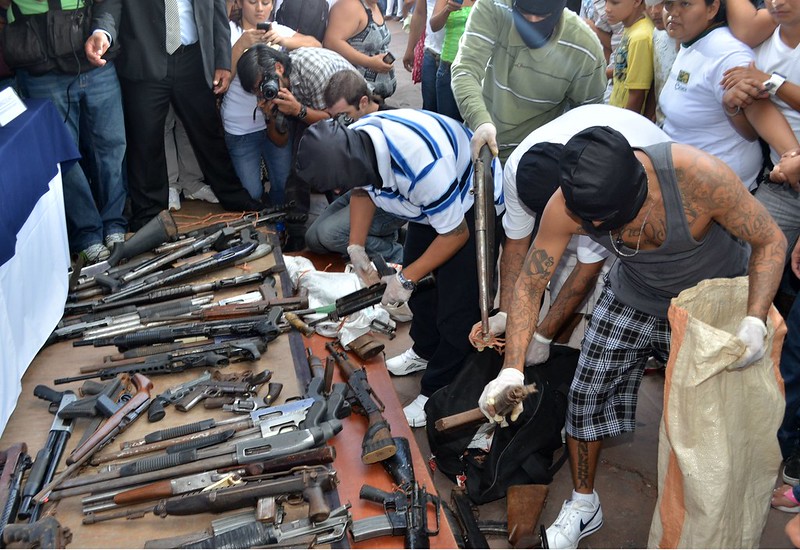 El Salvador: Autoridades salvadoreñas alertan sobre grupo criminal vinculado a estudiantes capturados recientemente.