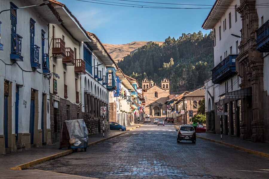 Perú: Turistas y Ciudadanos Varados en Cusco por Interrupción de Vía entre Machu Picchu y Santa Teresa