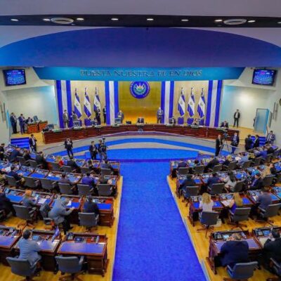 El Salvador: La Asamblea Legislativa suspende bono semestral a sus empleados