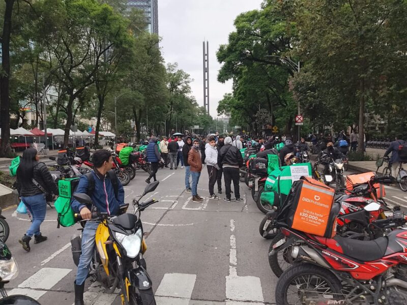 México: repartidores y conductores de plataformas exigen diálogo al STPS y al IMSS: «Con nuestros ingresos no, escúchenos»