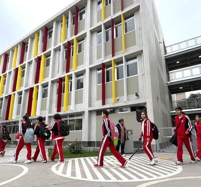 Reino Unido premia a Perú con las Escuelas Bicentenario: el modelo peruano conquista Europa con innovación educativa