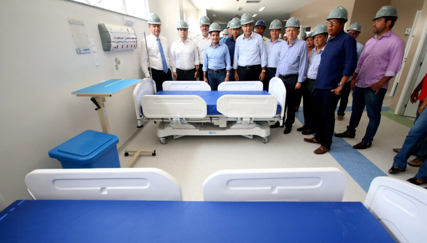 El Salvador: Ministro de Salud niega fusión entre MINSAL e ISSS y aclara uso compartido del sistema digital SIS