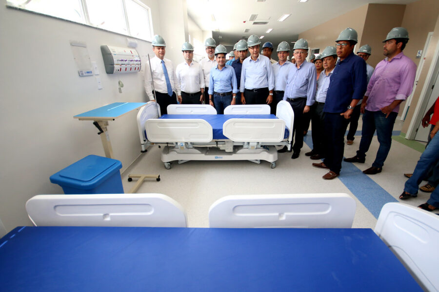 El Salvador: Ministro de Salud niega fusión entre MINSAL e ISSS y aclara uso compartido del sistema digital SIS