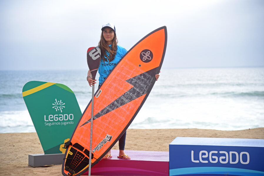 Perú: Vania Torres logra bicampeonato panamericano de surf y recibe apoyo masivo desde el mundo del espectáculo