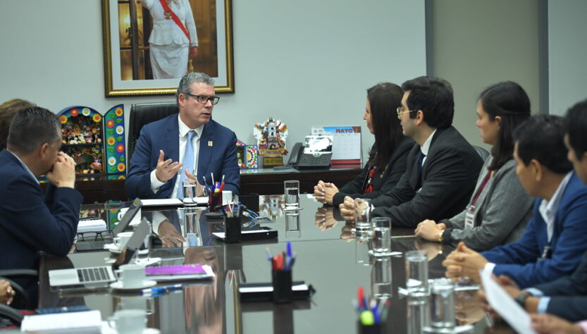 Perú: Lanzan programa de becas integrales para carreras técnicas en el cual jóvenes entre 17 y 39 años podrán postular desde julio