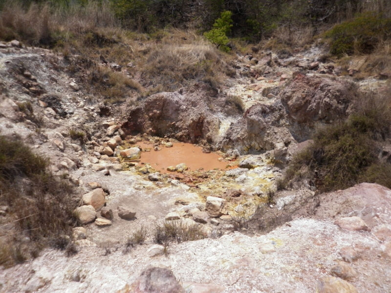 El Salvador: Razón de la explosión de fuente termal en Ahuachapán que alarma a residentes y deja daños